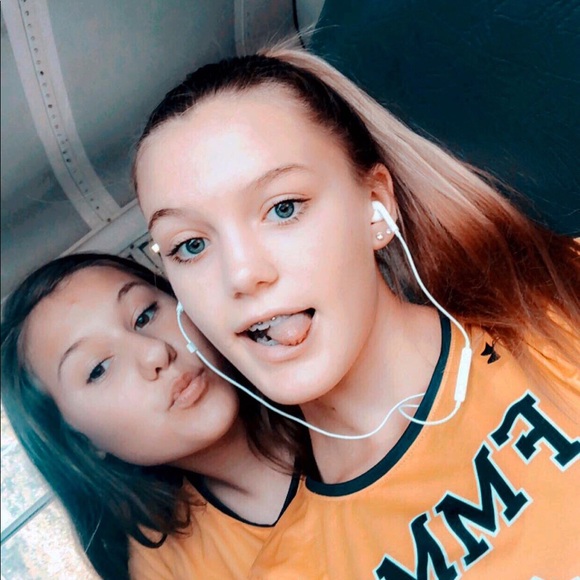 Meet your Posher, Addison - Picture 1 of 1